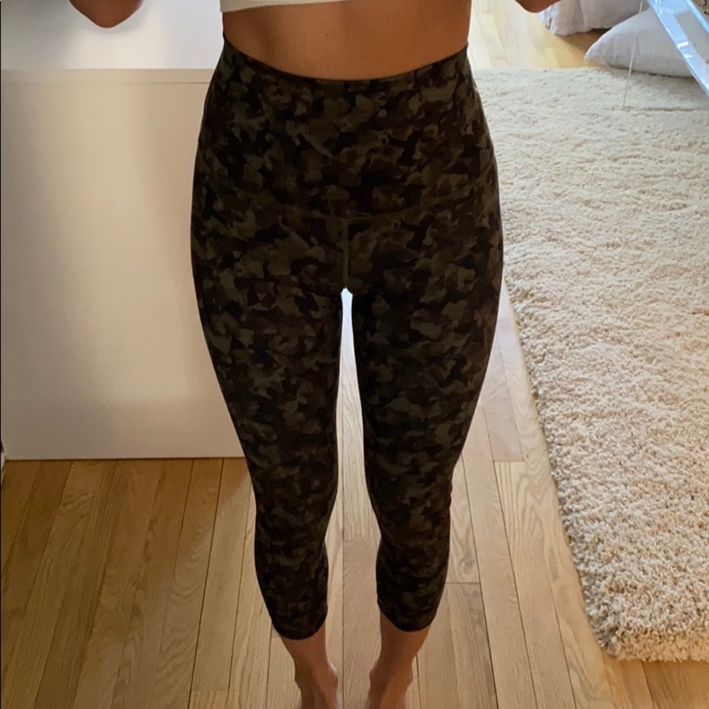 Lululemon Wunder Under Crop II (Roll Down)
